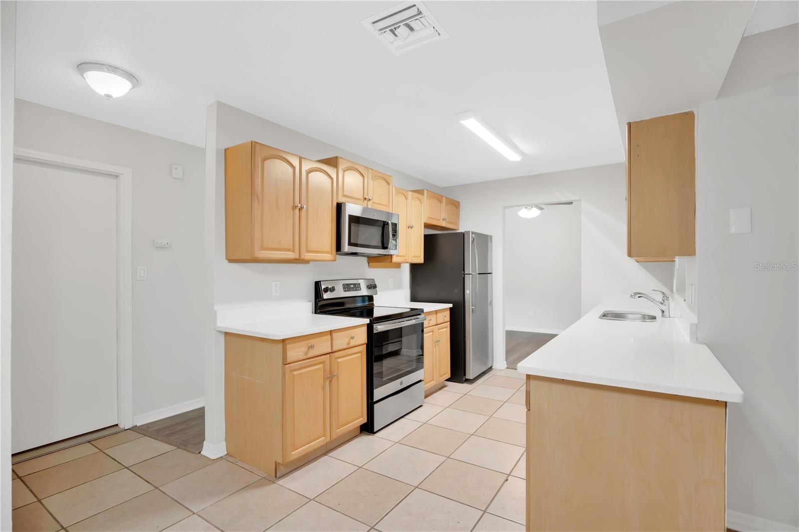 Image 10 of 32 For 1050 Dishman Loop