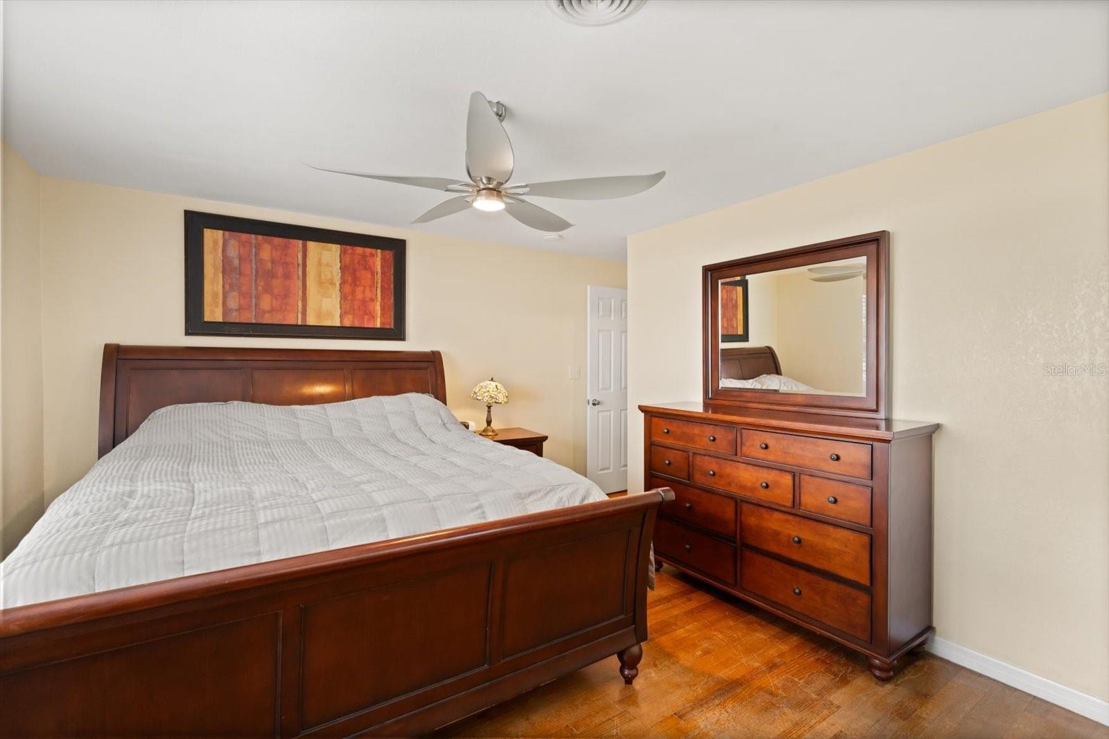 Image 16 of 33 For 5493 Alandale Court