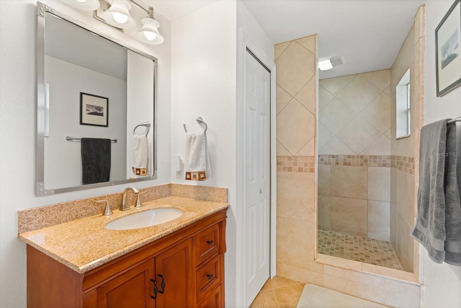 Image 17 of 33 For 5493 Alandale Court