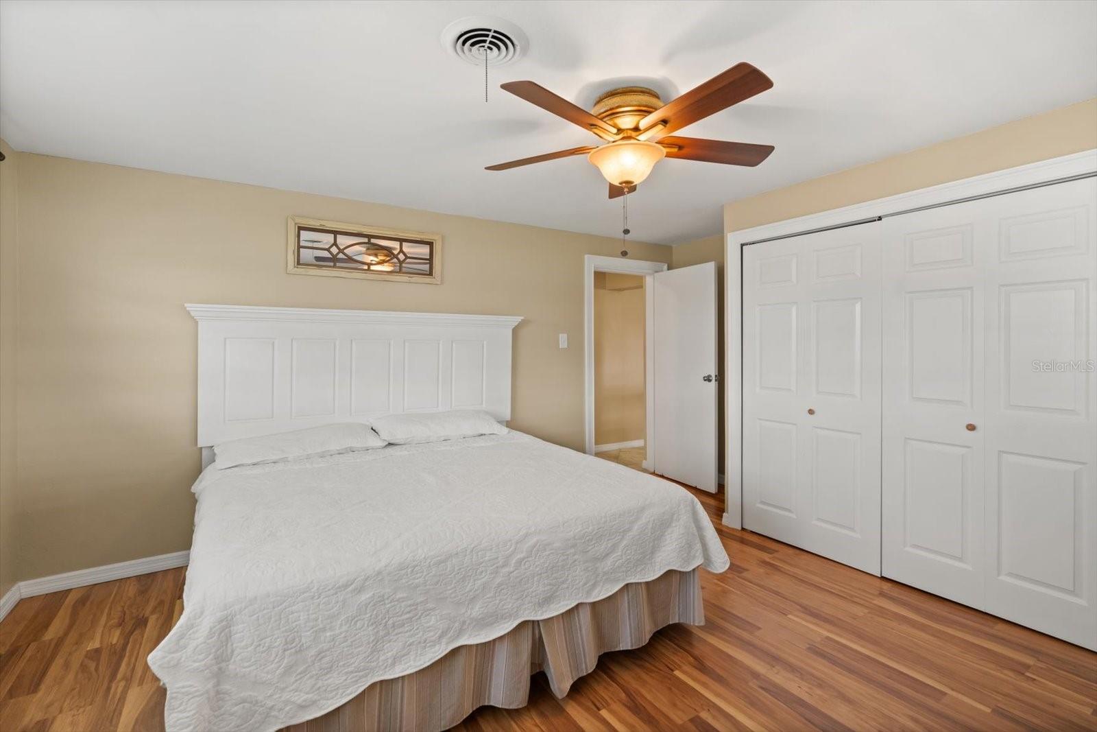 Image 23 of 33 For 5493 Alandale Court