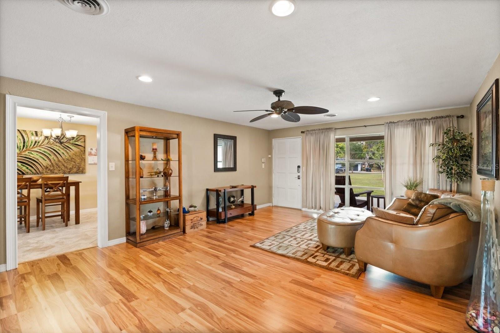 Image 8 of 33 For 5493 Alandale Court