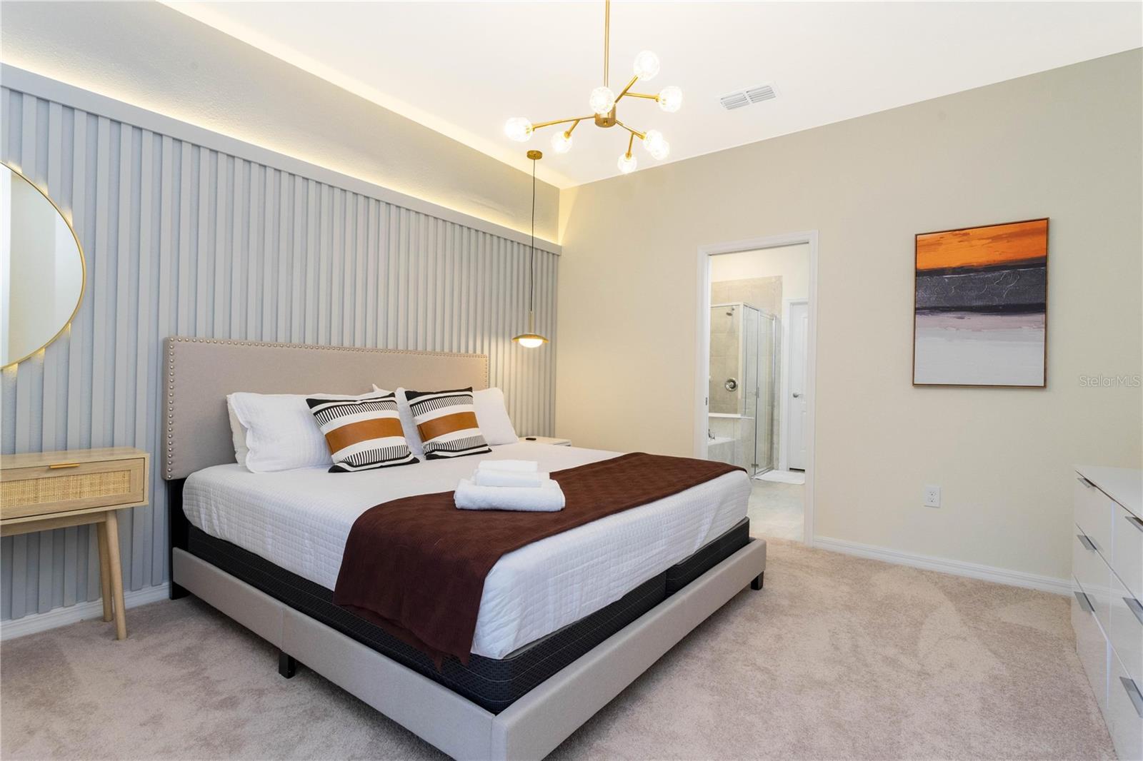 Image 13 of 51 For 7256 Oakmoss Loop