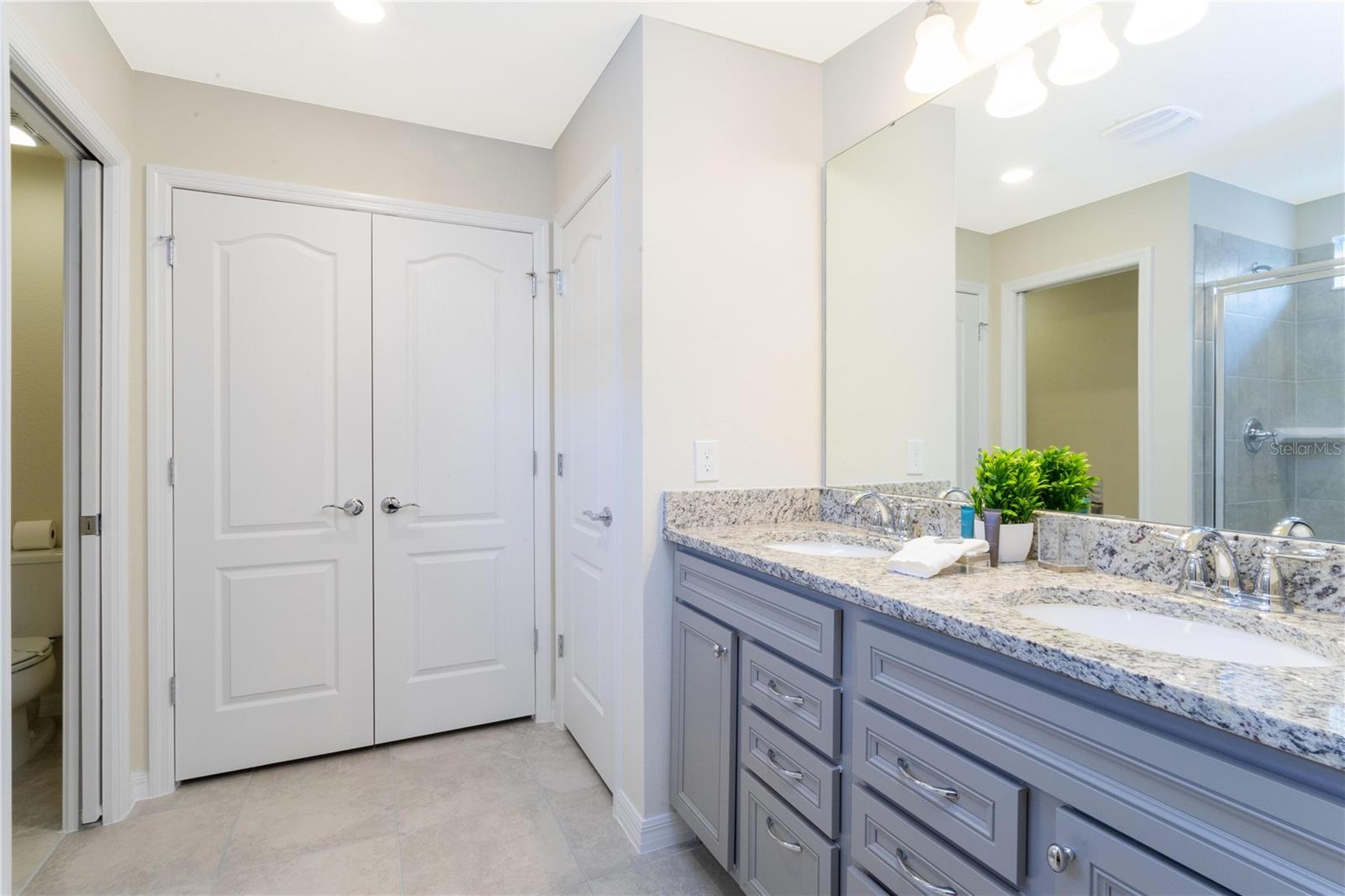 Image 16 of 51 For 7256 Oakmoss Loop