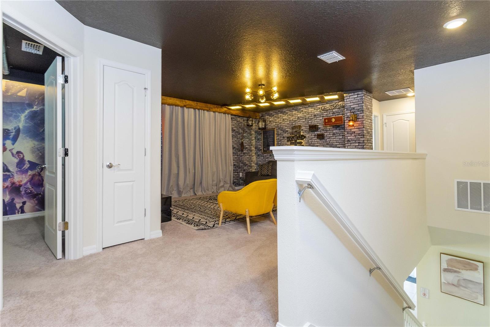 Image 18 of 51 For 7256 Oakmoss Loop