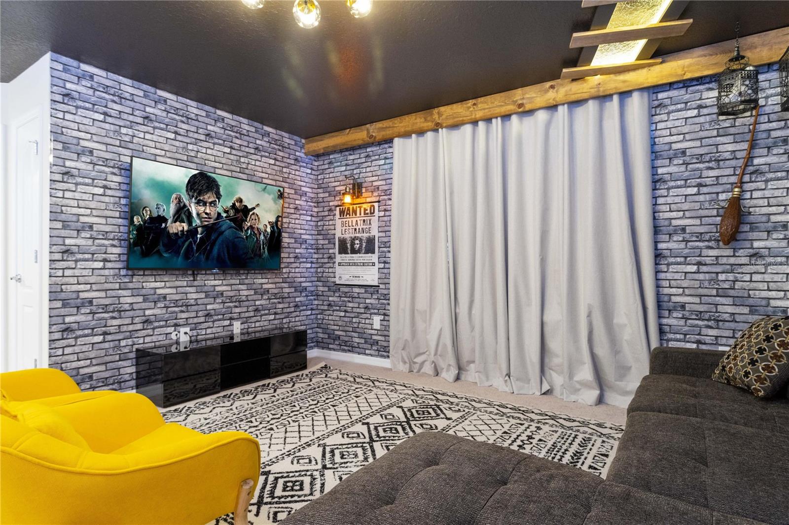 Image 20 of 51 For 7256 Oakmoss Loop