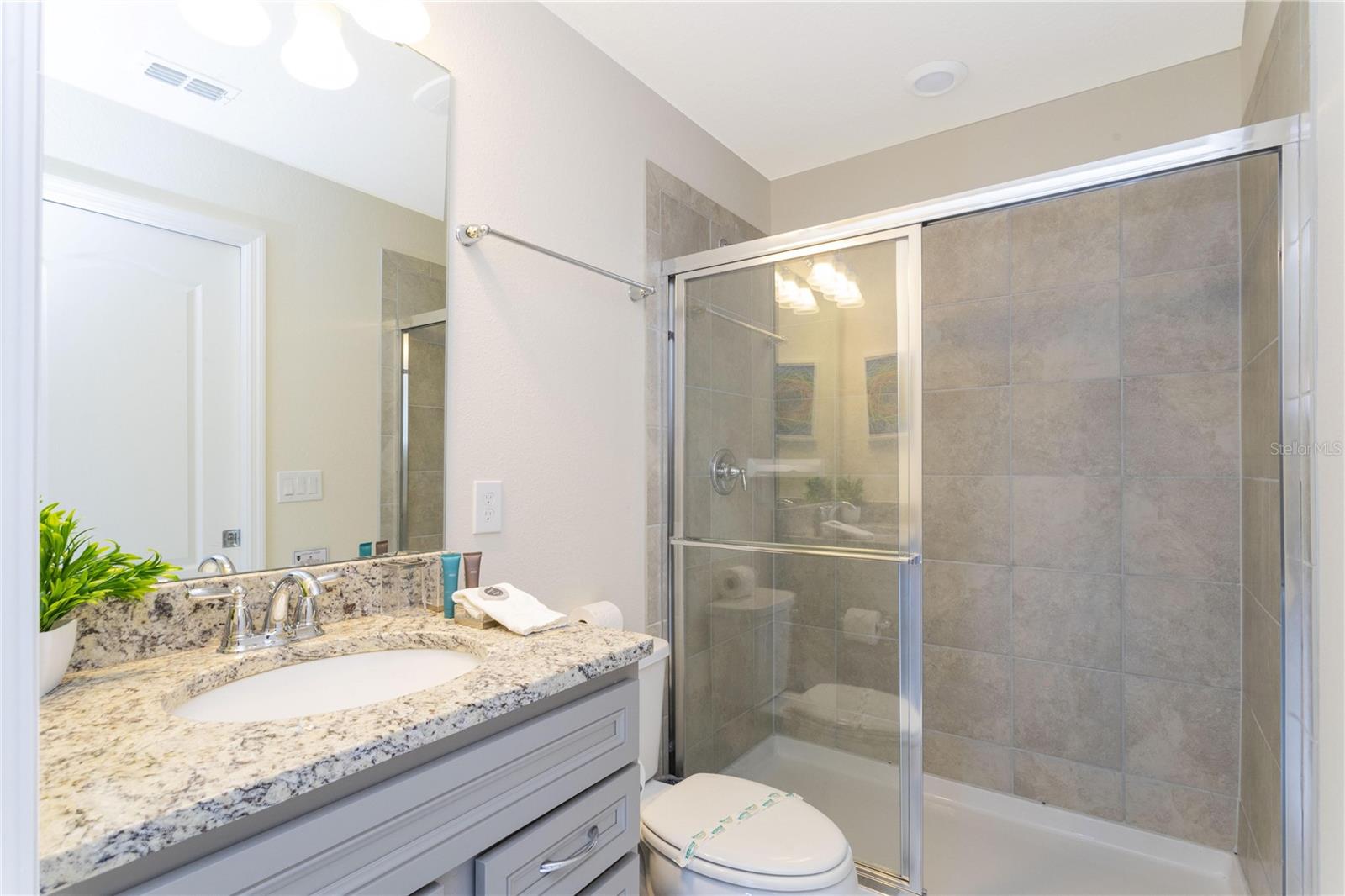 Image 27 of 51 For 7256 Oakmoss Loop