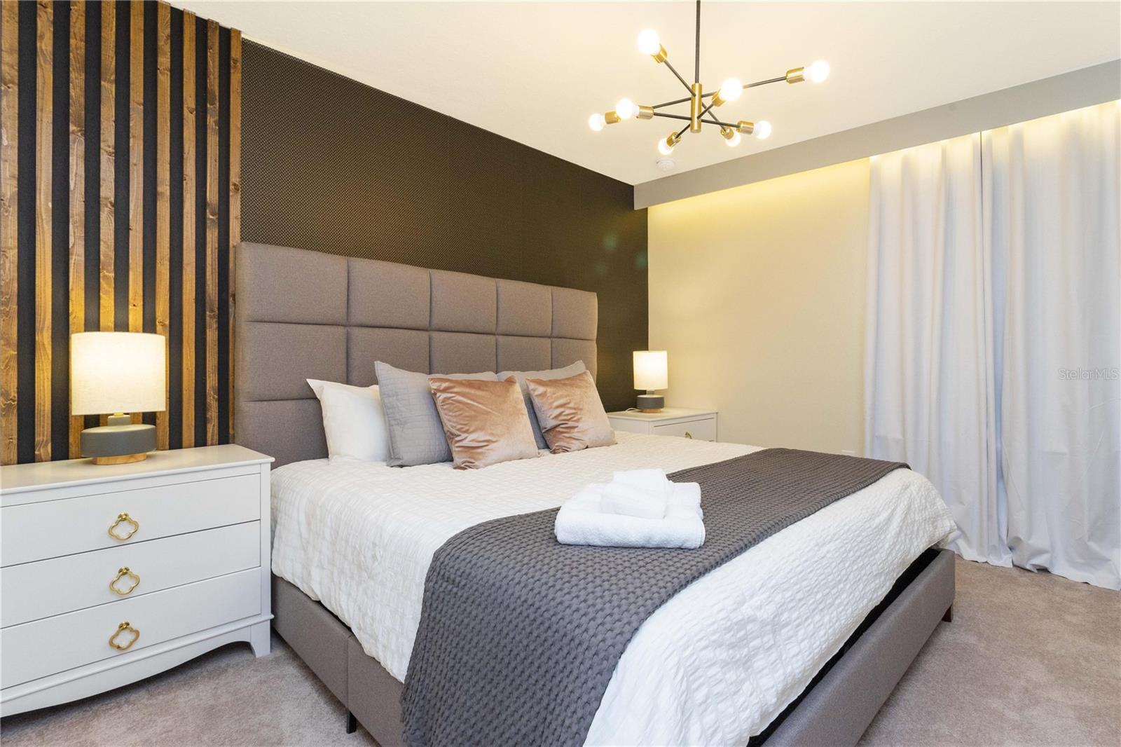 Image 28 of 51 For 7256 Oakmoss Loop