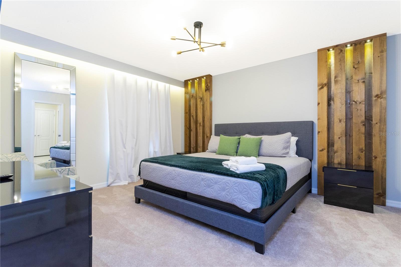 Image 32 of 51 For 7256 Oakmoss Loop