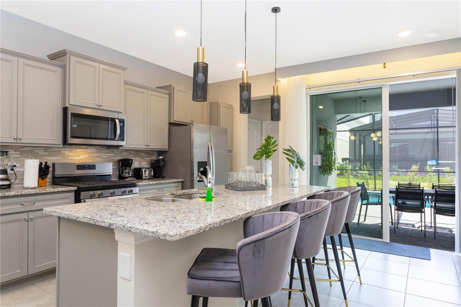 Image 8 of 51 For 7256 Oakmoss Loop