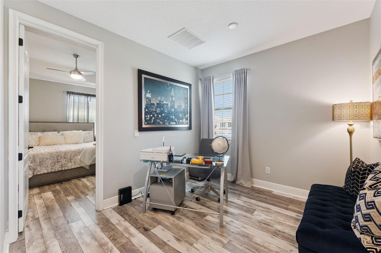 Image 13 of 36 For 9938 Eagle Creek Center Boulevard