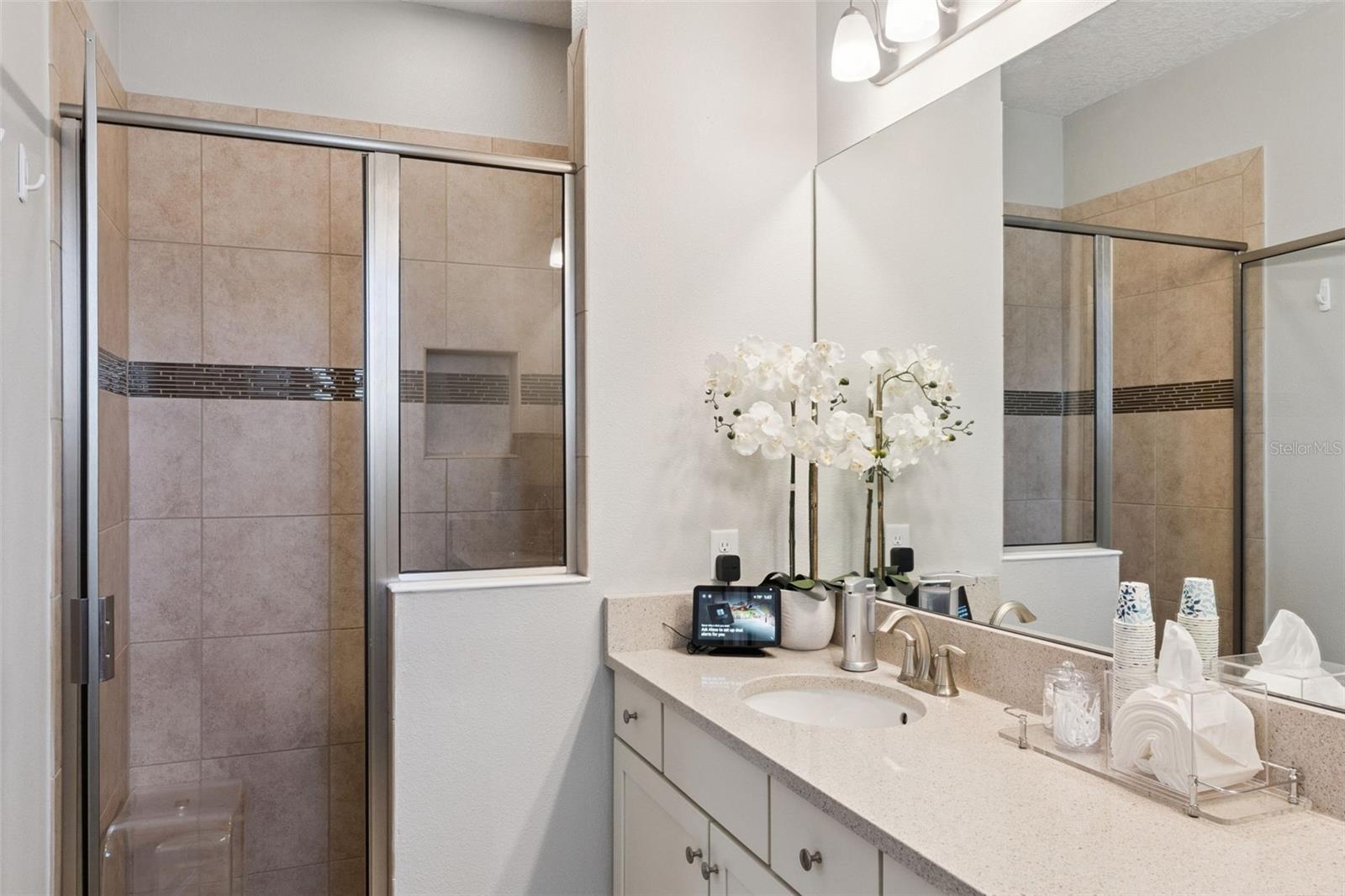 Image 20 of 36 For 9938 Eagle Creek Center Boulevard