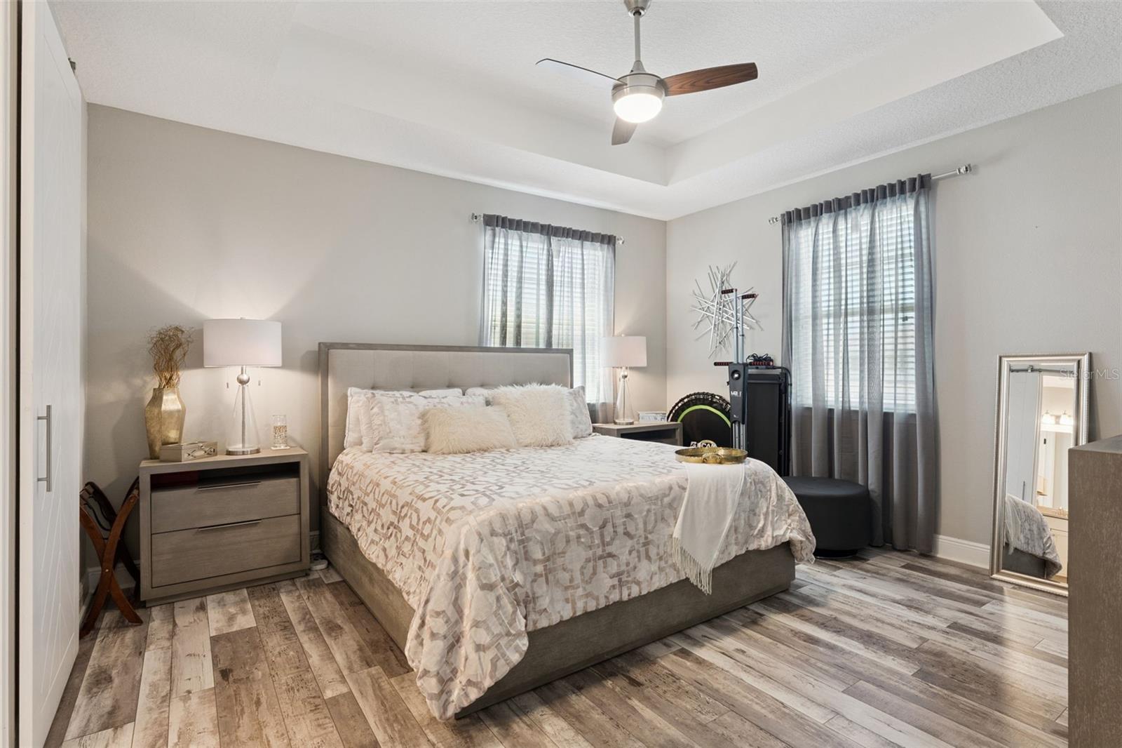 Image 22 of 36 For 9938 Eagle Creek Center Boulevard