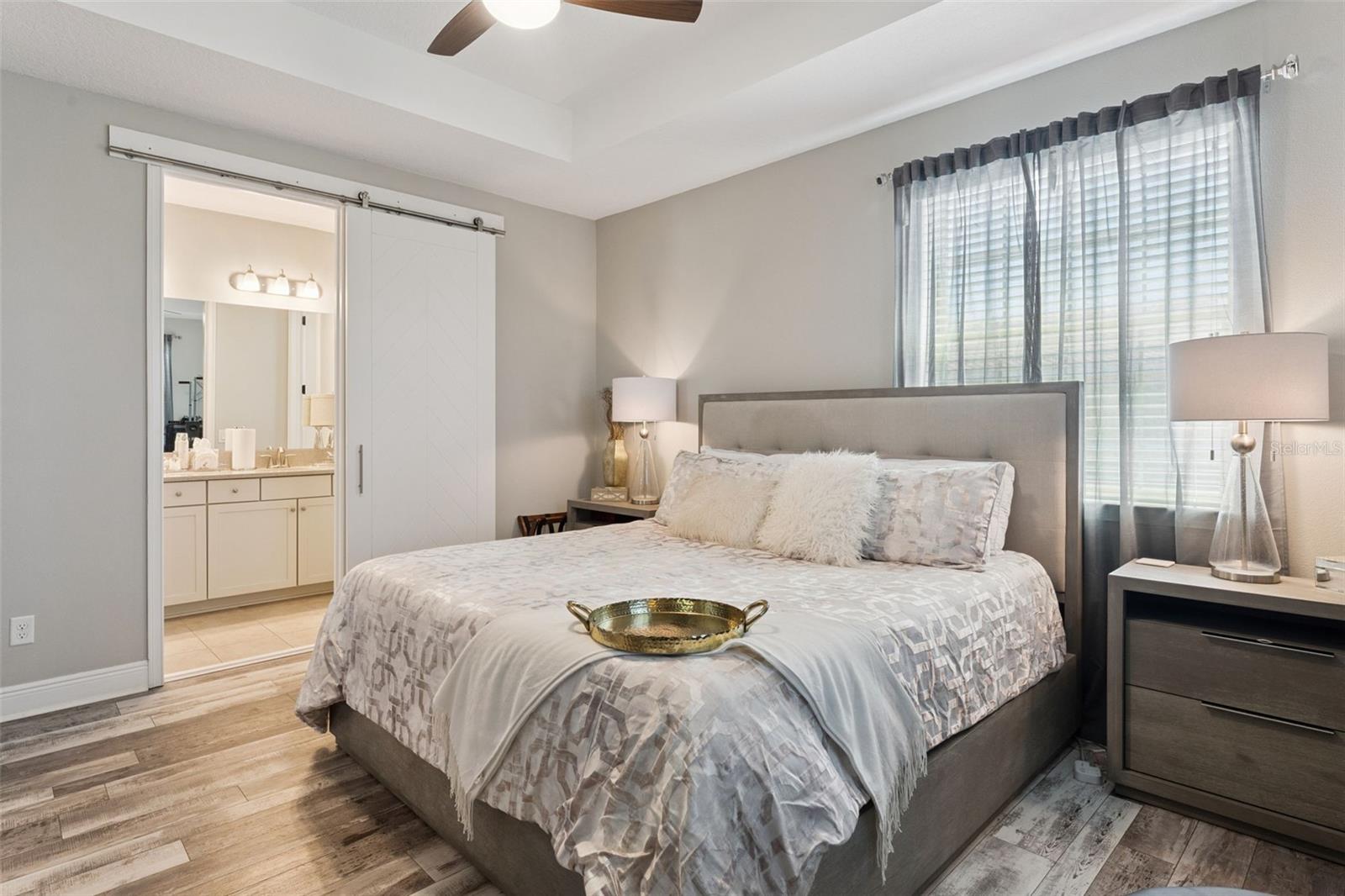 Image 23 of 36 For 9938 Eagle Creek Center Boulevard