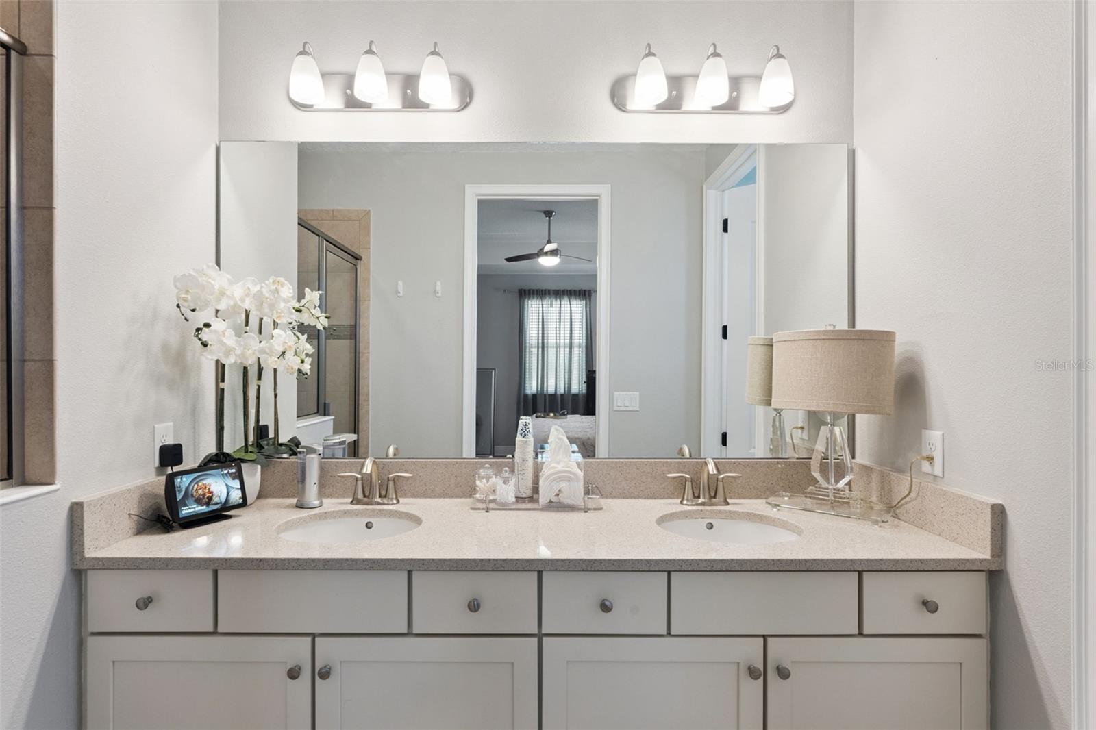 Image 24 of 36 For 9938 Eagle Creek Center Boulevard