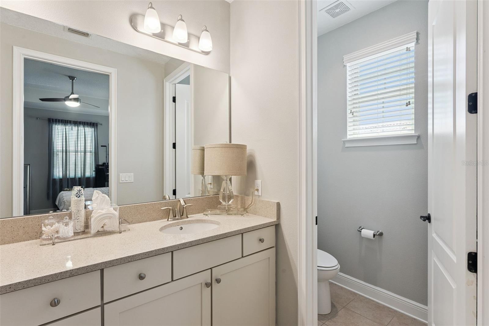 Image 25 of 36 For 9938 Eagle Creek Center Boulevard