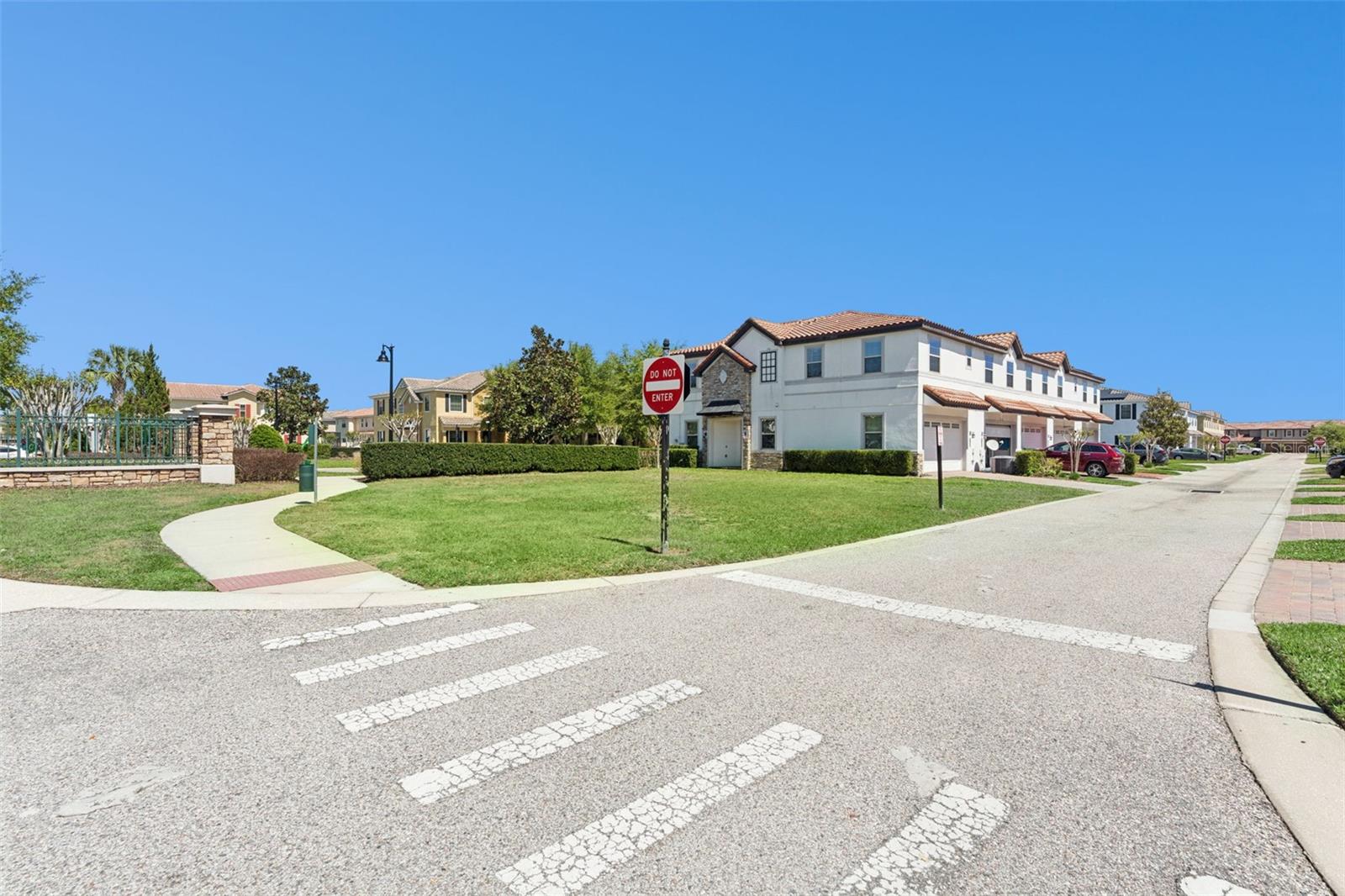 Image 29 of 36 For 9938 Eagle Creek Center Boulevard