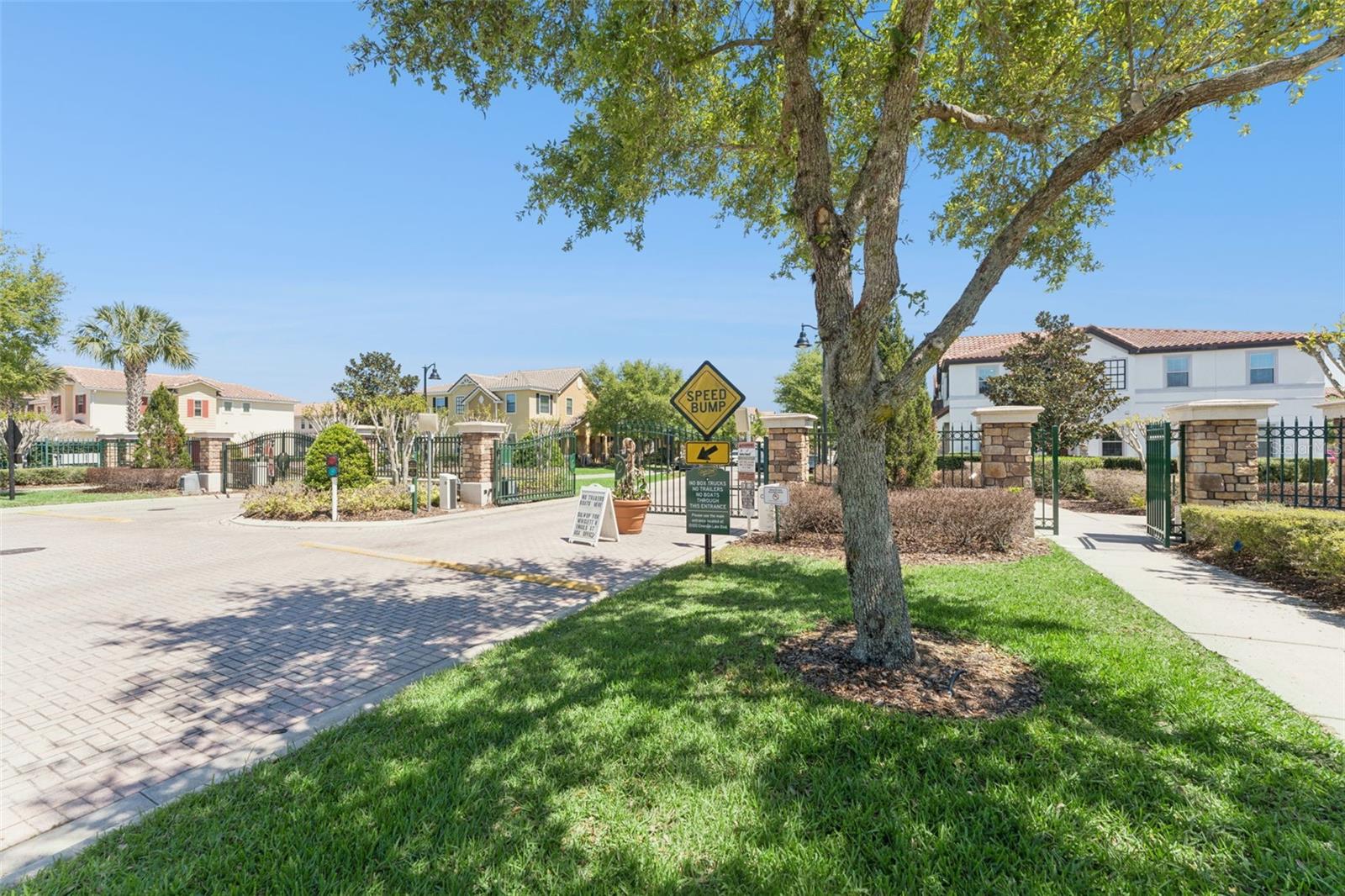 Image 31 of 36 For 9938 Eagle Creek Center Boulevard