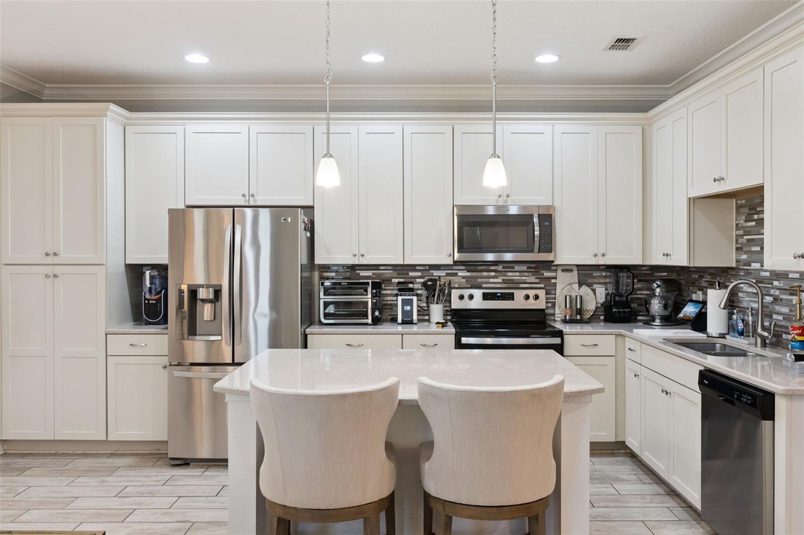 Image 5 of 36 For 9938 Eagle Creek Center Boulevard