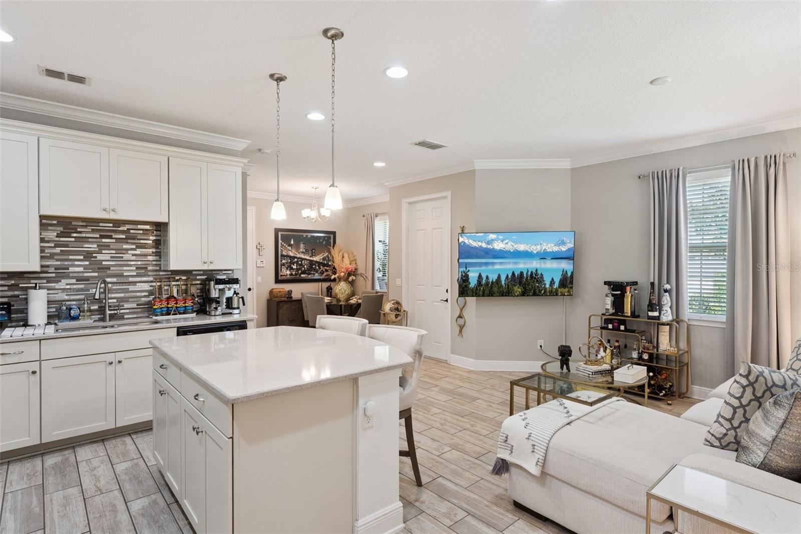 Image 6 of 36 For 9938 Eagle Creek Center Boulevard