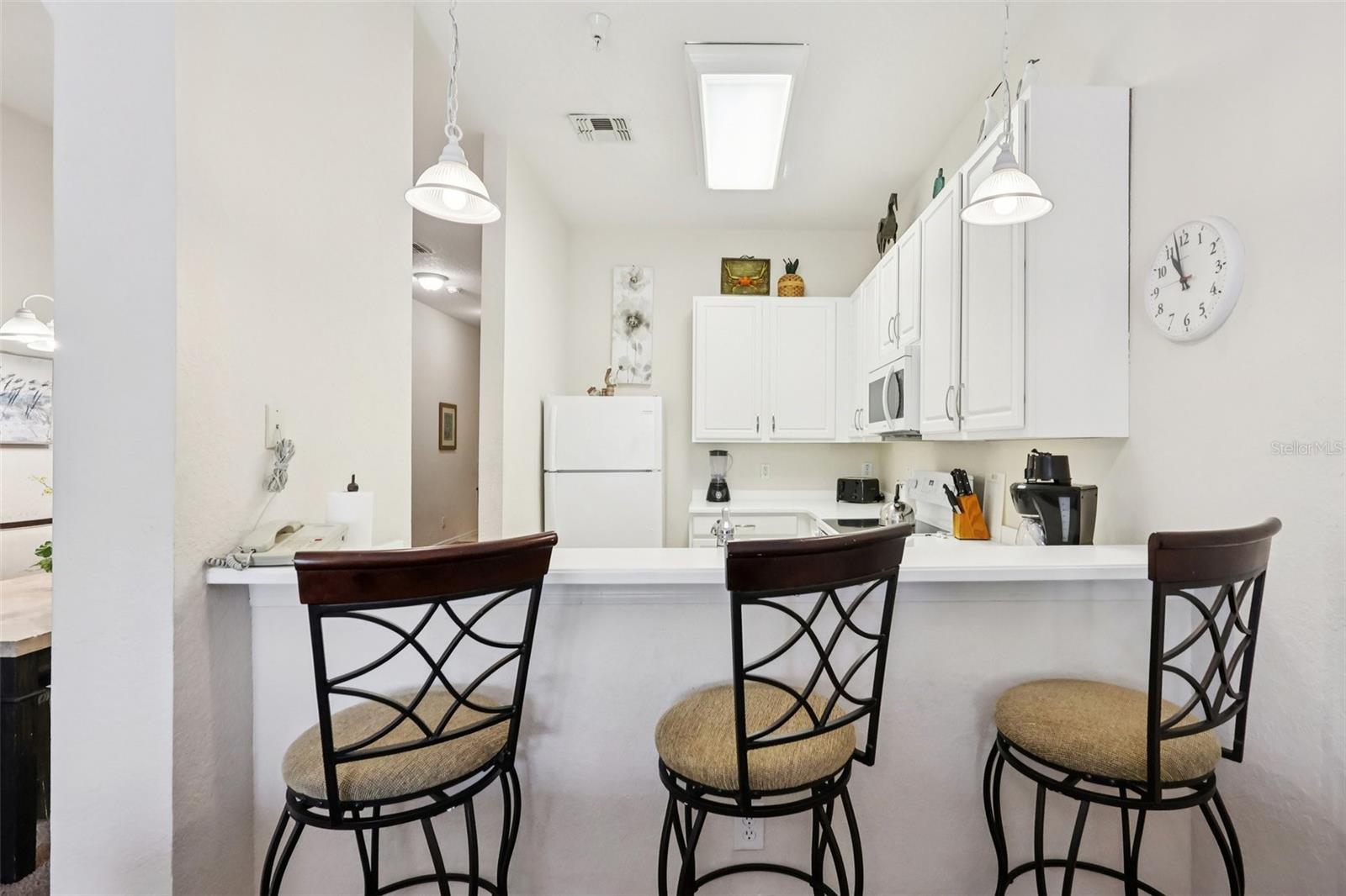 Image 12 of 32 For 915 New Providence  303