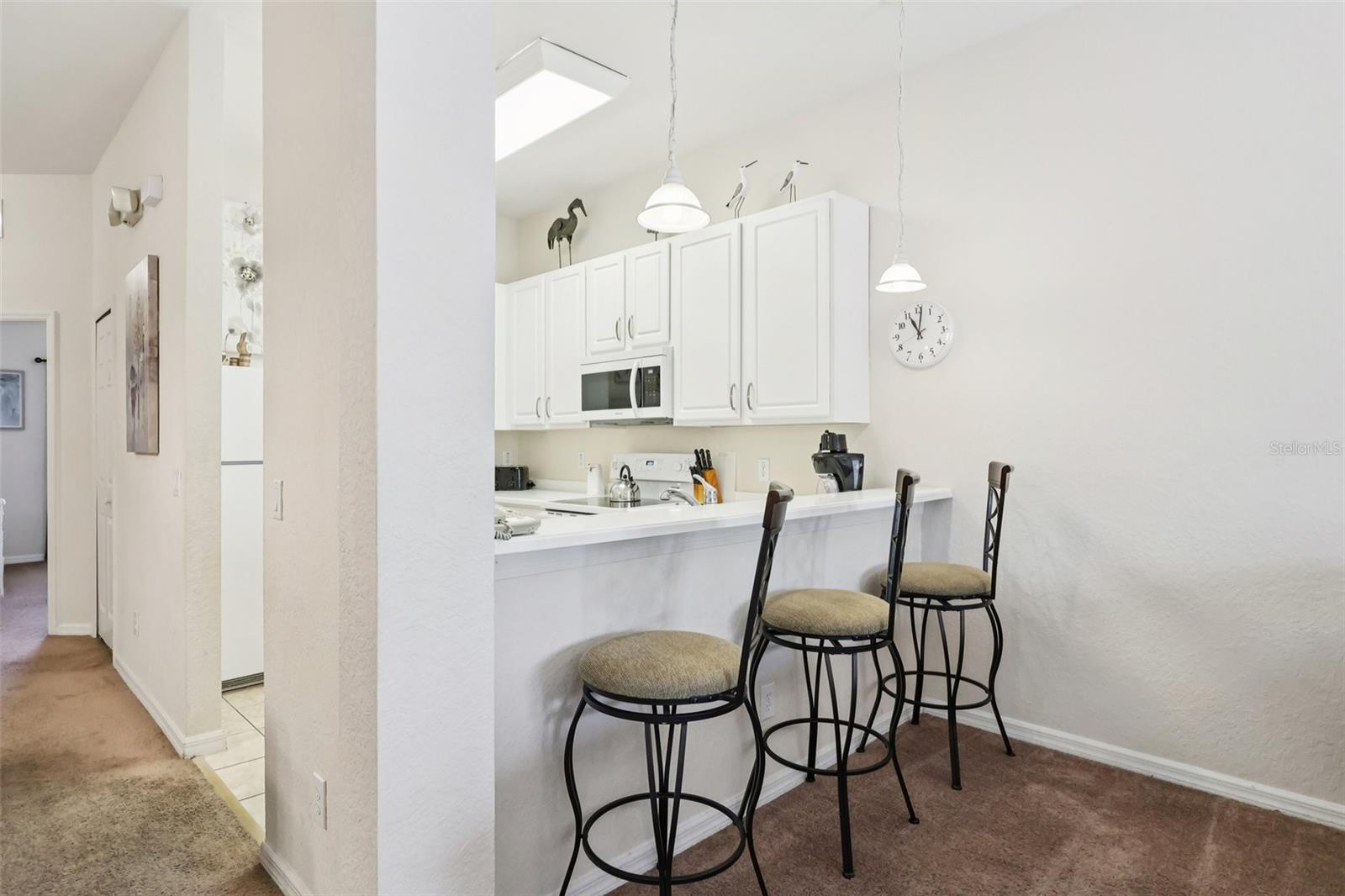 Image 13 of 32 For 915 New Providence  303