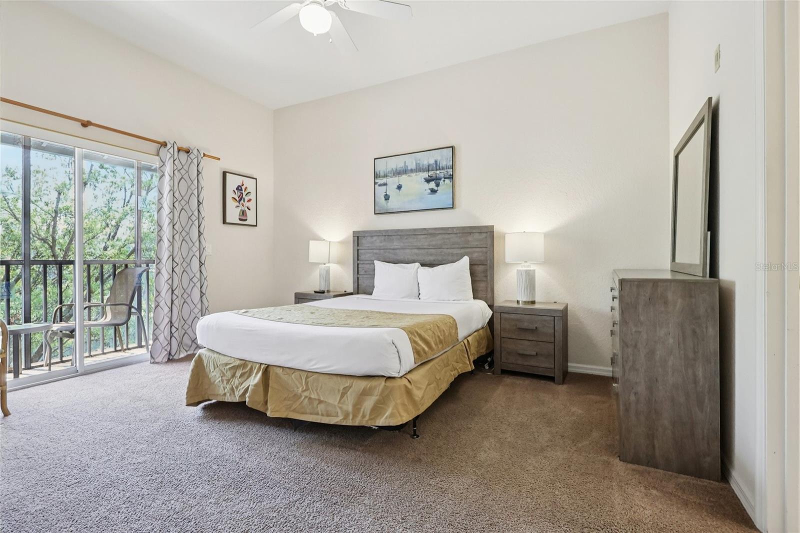 Image 23 of 32 For 915 New Providence  303