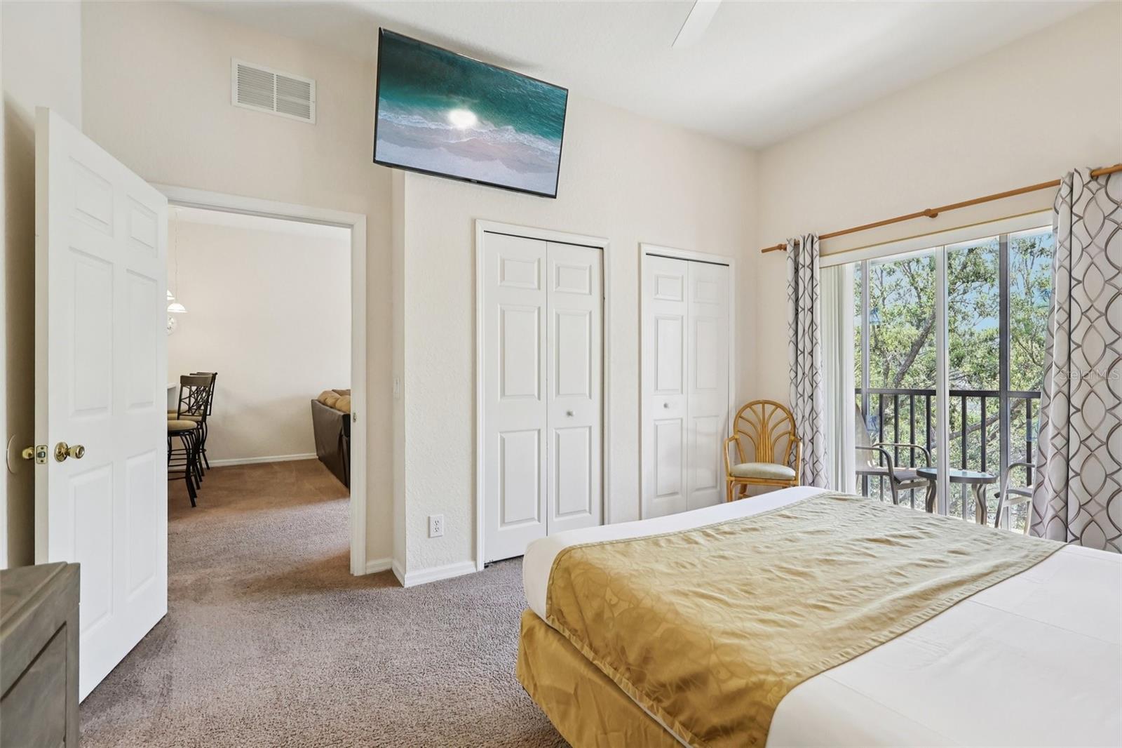 Image 25 of 32 For 915 New Providence  303