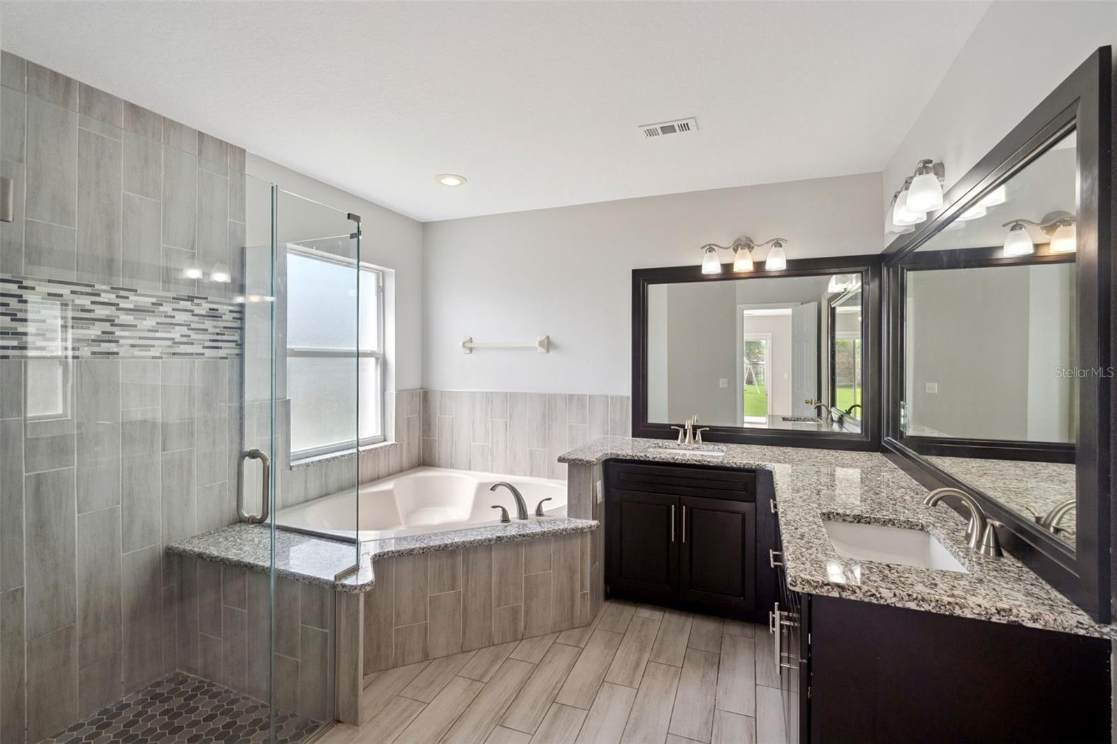 Image 14 of 36 For 2414 Serenity Bend