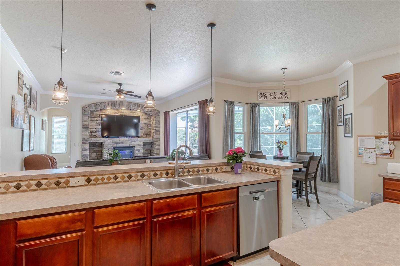 Image 17 of 54 For 417 Grand Reserve Dr