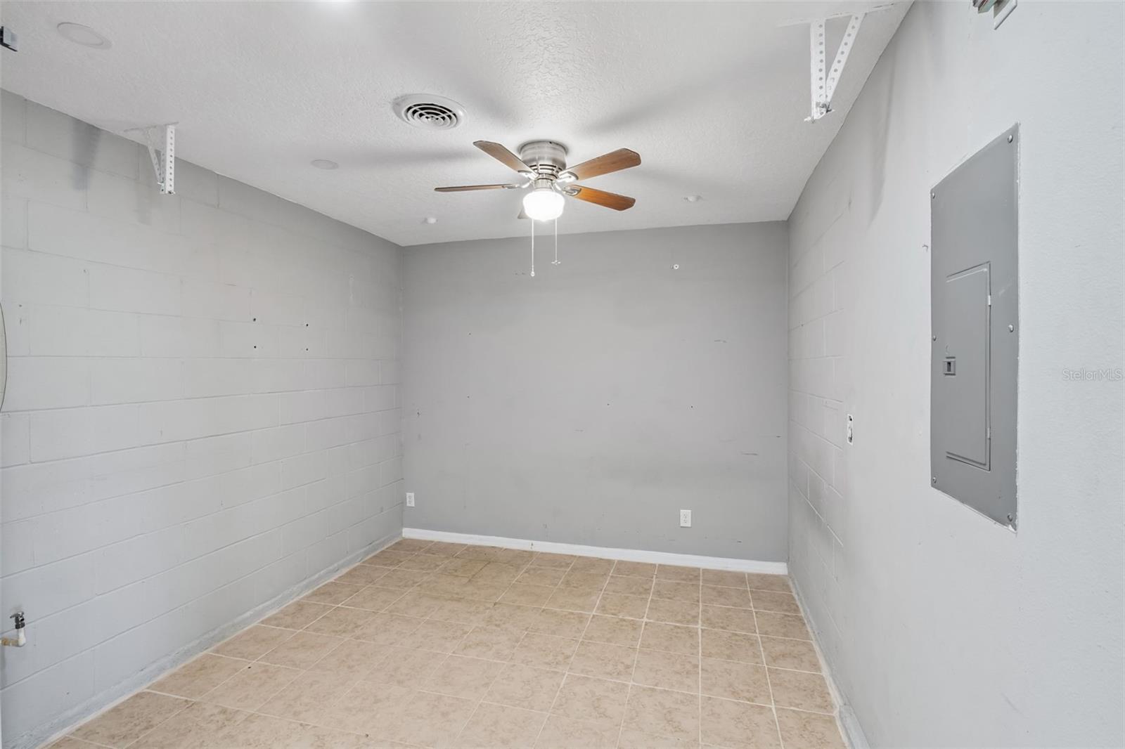 Image 15 of 21 For 219 15th Street