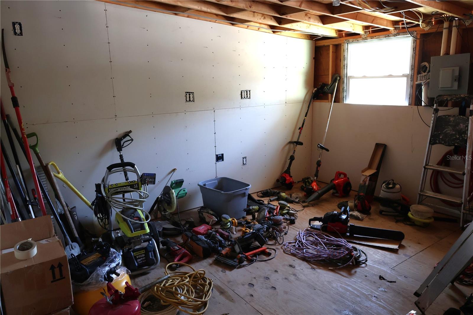 Image 29 of 57 For 6991 Ash Drive