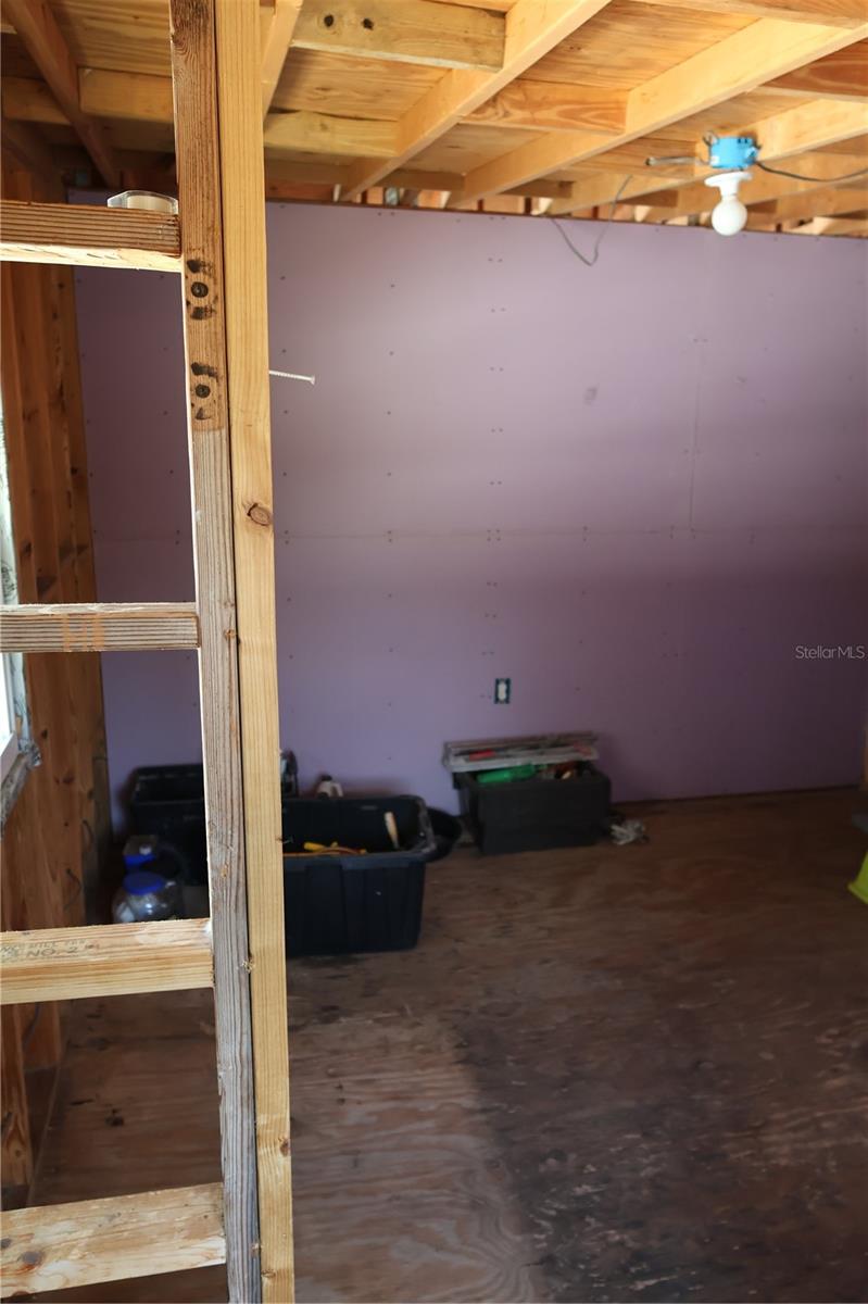 Image 34 of 57 For 6991 Ash Drive