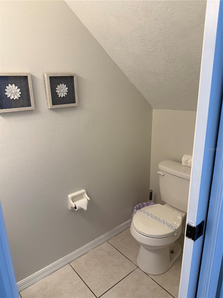 Image 16 of 45 For 338 Holborn Loop