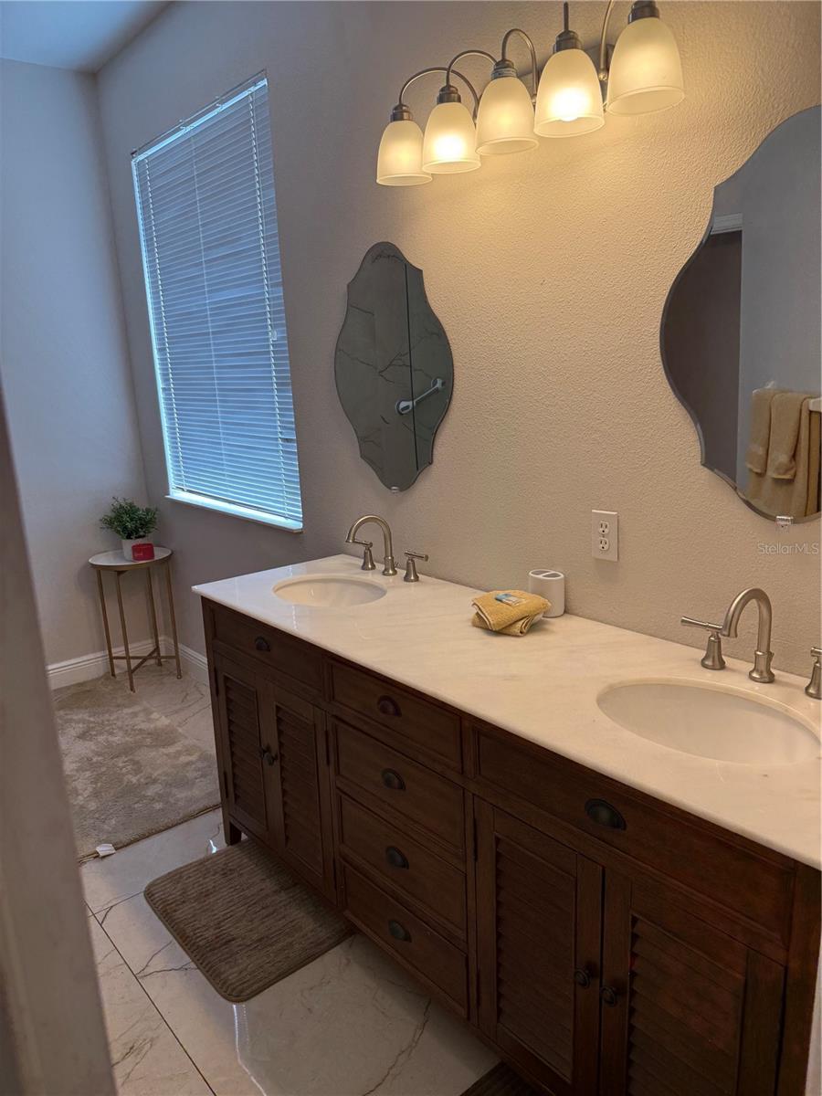 Image 17 of 45 For 338 Holborn Loop