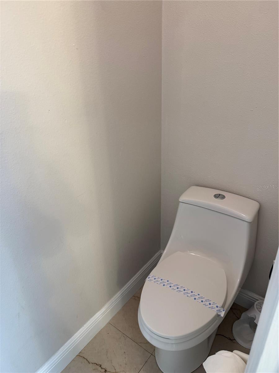 Image 19 of 45 For 338 Holborn Loop