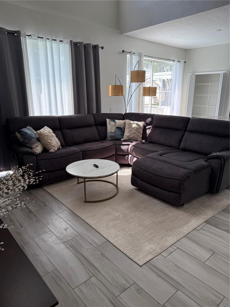 Image 22 of 45 For 338 Holborn Loop