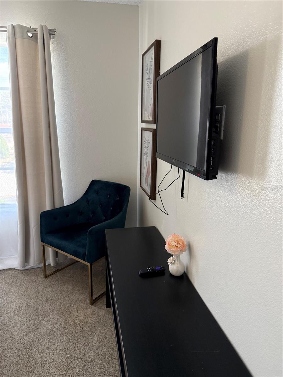 Image 39 of 45 For 338 Holborn Loop