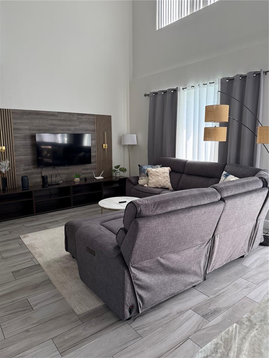 Image 7 of 45 For 338 Holborn Loop