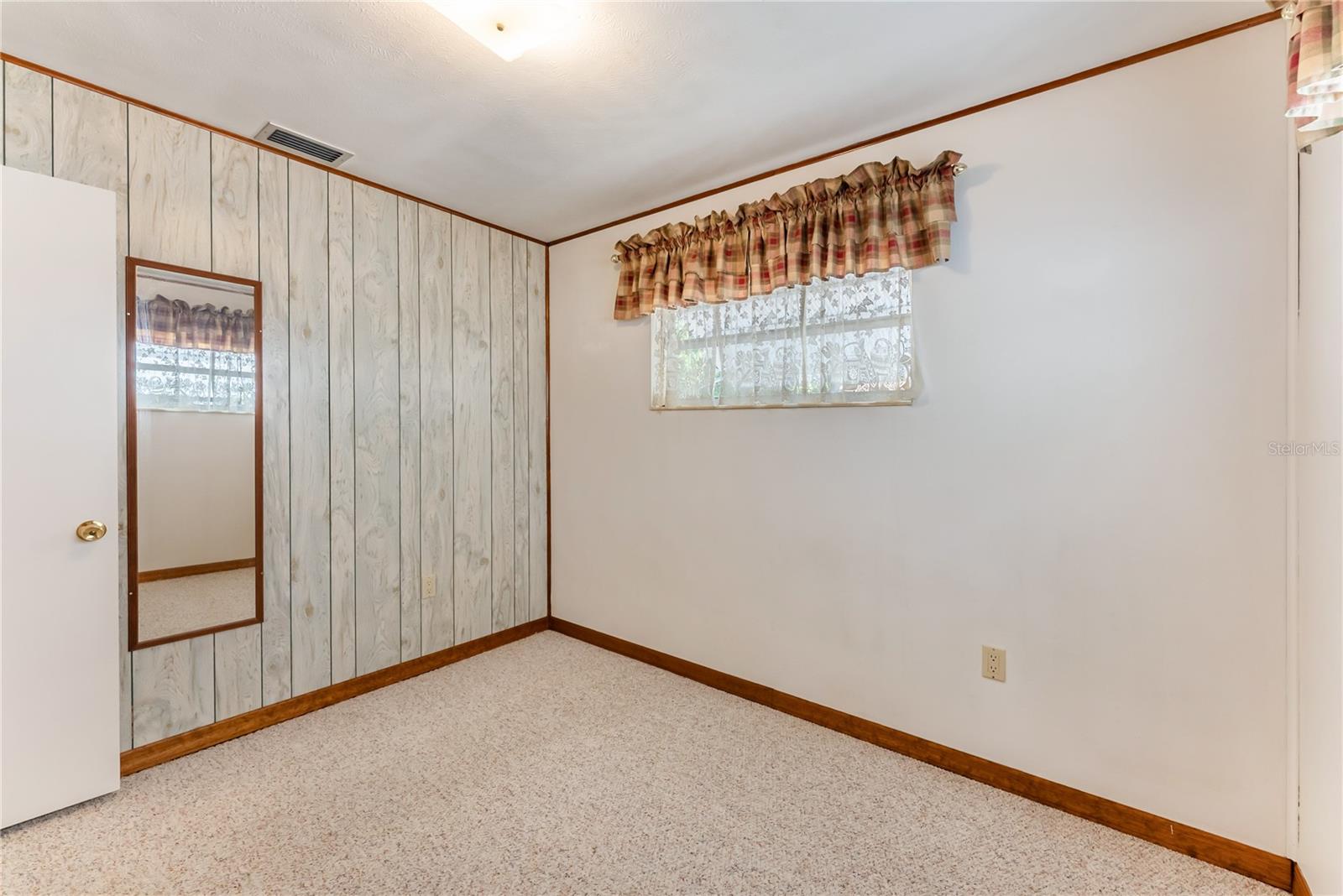 Image 33 of 51 For 810 Ursula Street