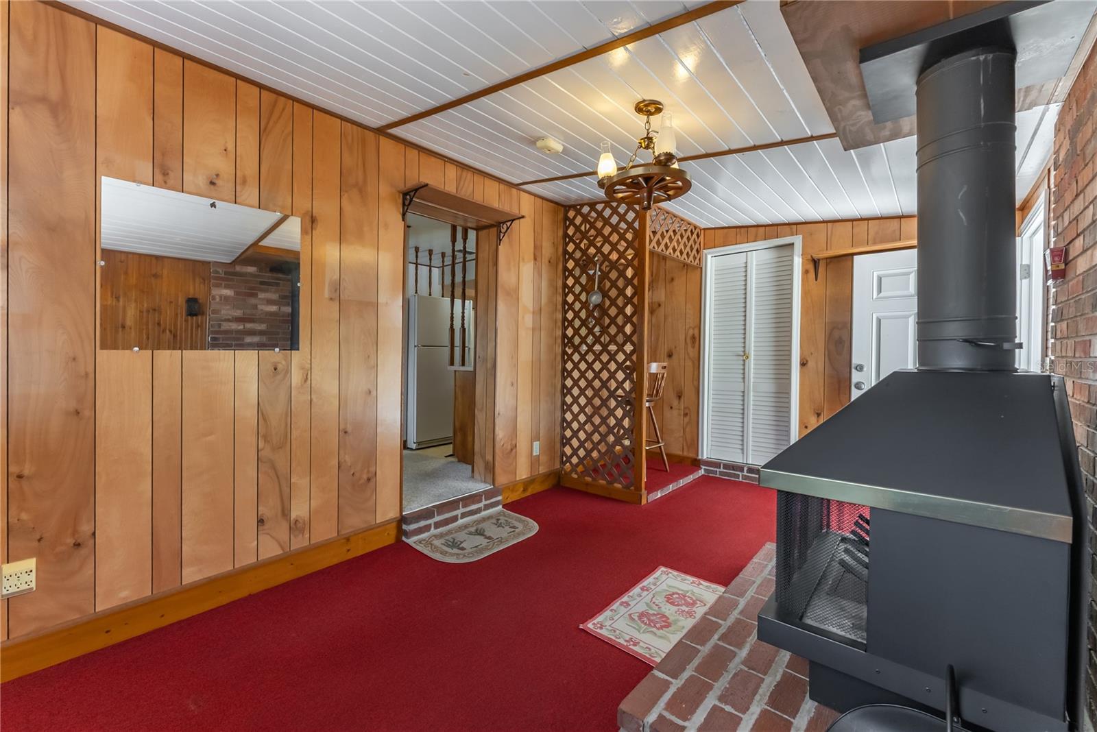 Image 34 of 51 For 810 Ursula Street