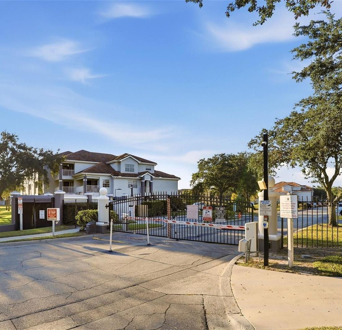 Image 21 of 23 For 13803 Fairway Island Drive 1618