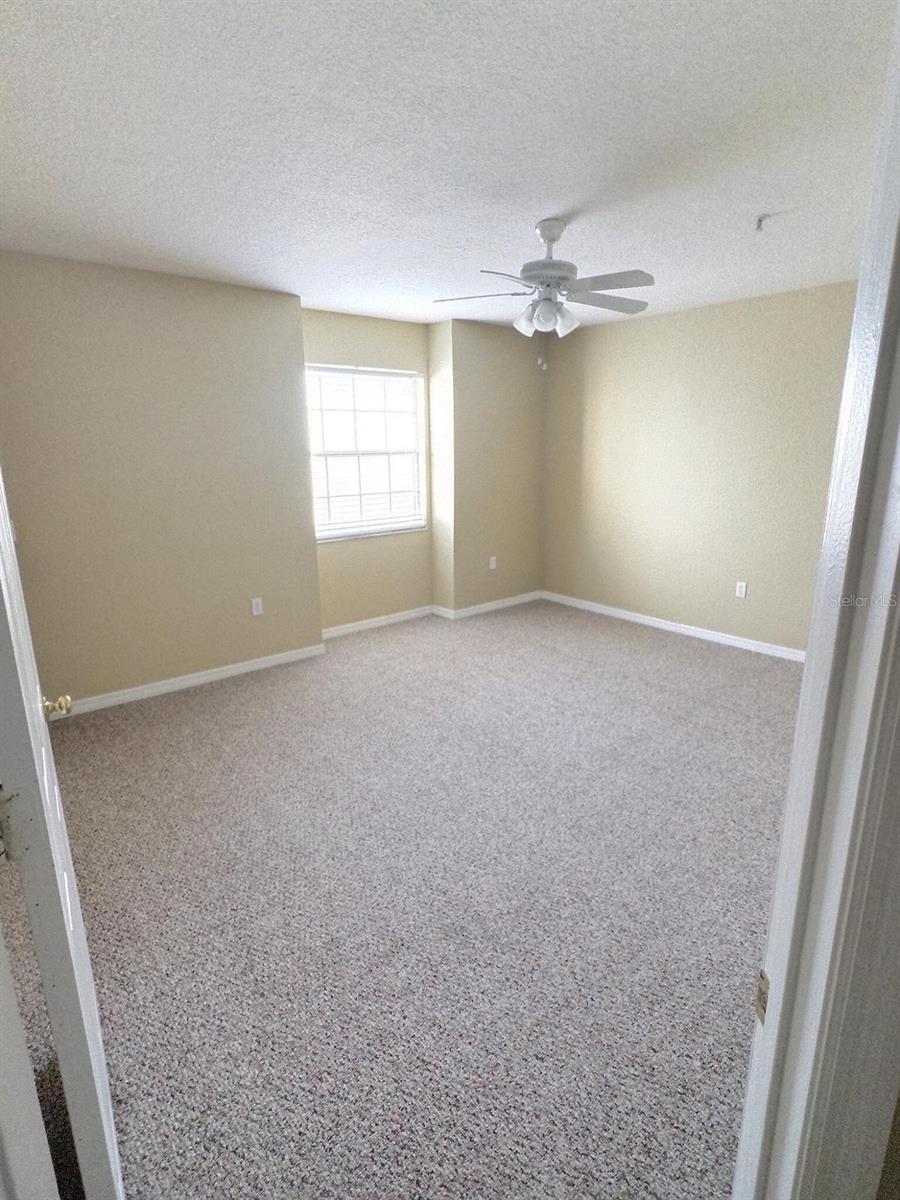 Image 6 of 23 For 13803 Fairway Island Drive 1618