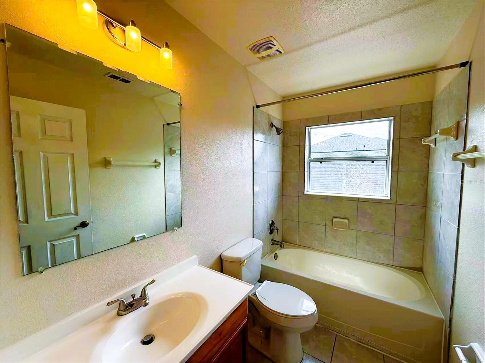 Image 18 of 32 For 14139 Sapphire Bay Circle