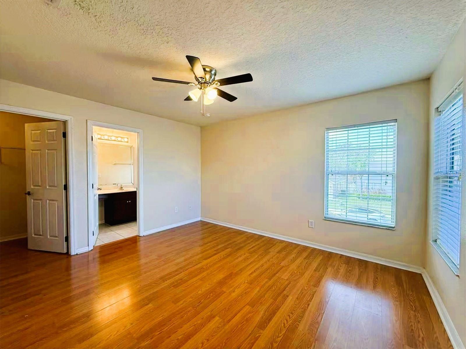 Image 21 of 32 For 14139 Sapphire Bay Circle