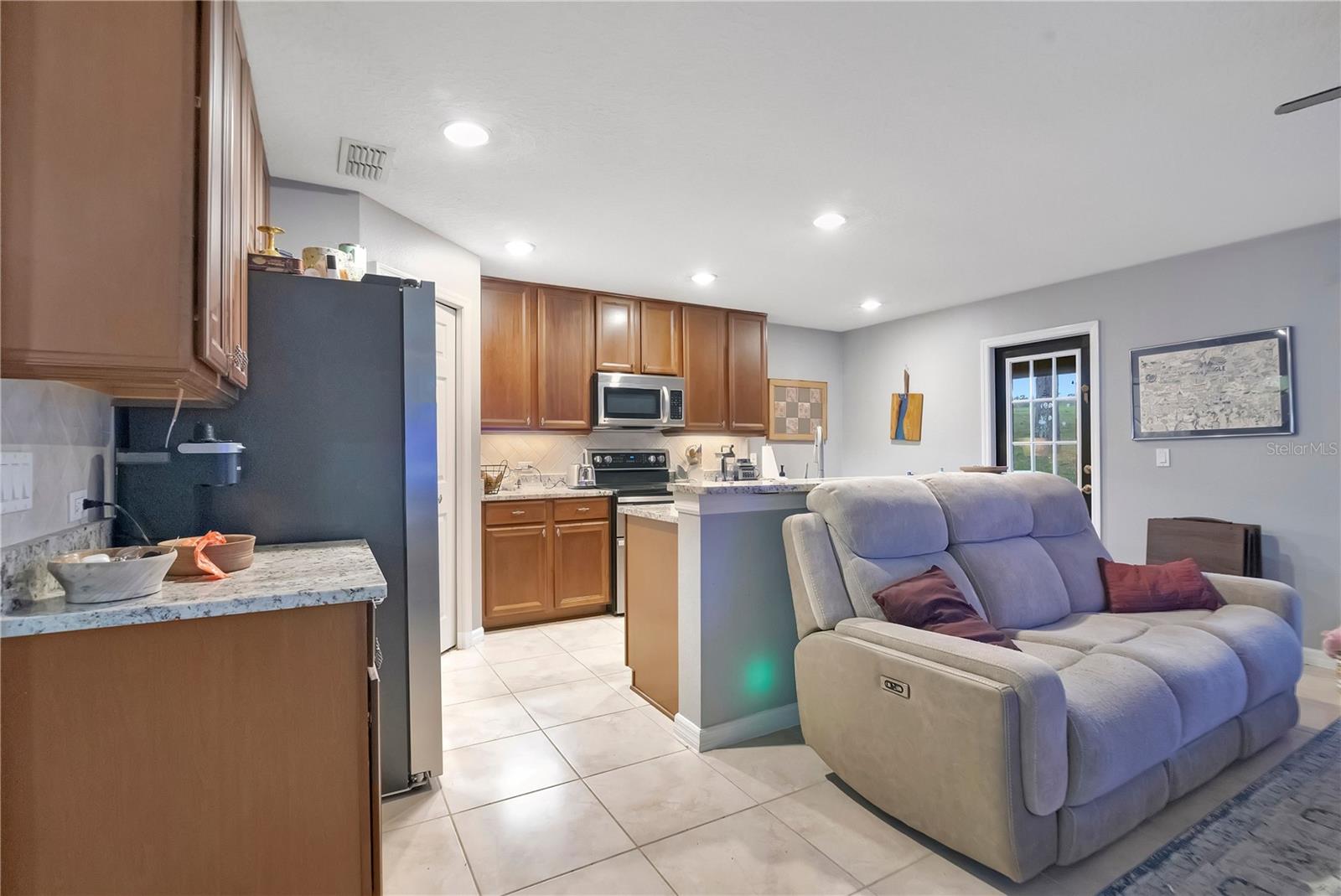 Image 10 of 34 For 21714 Belgian Court