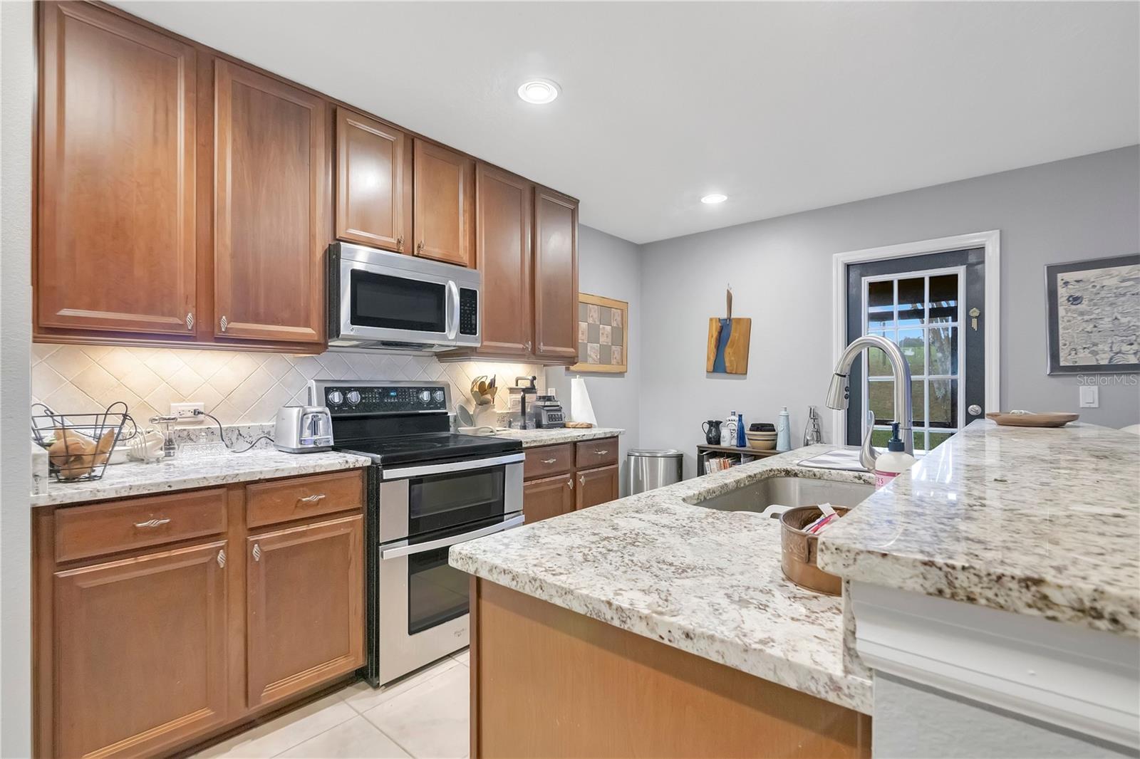 Image 11 of 34 For 21714 Belgian Court