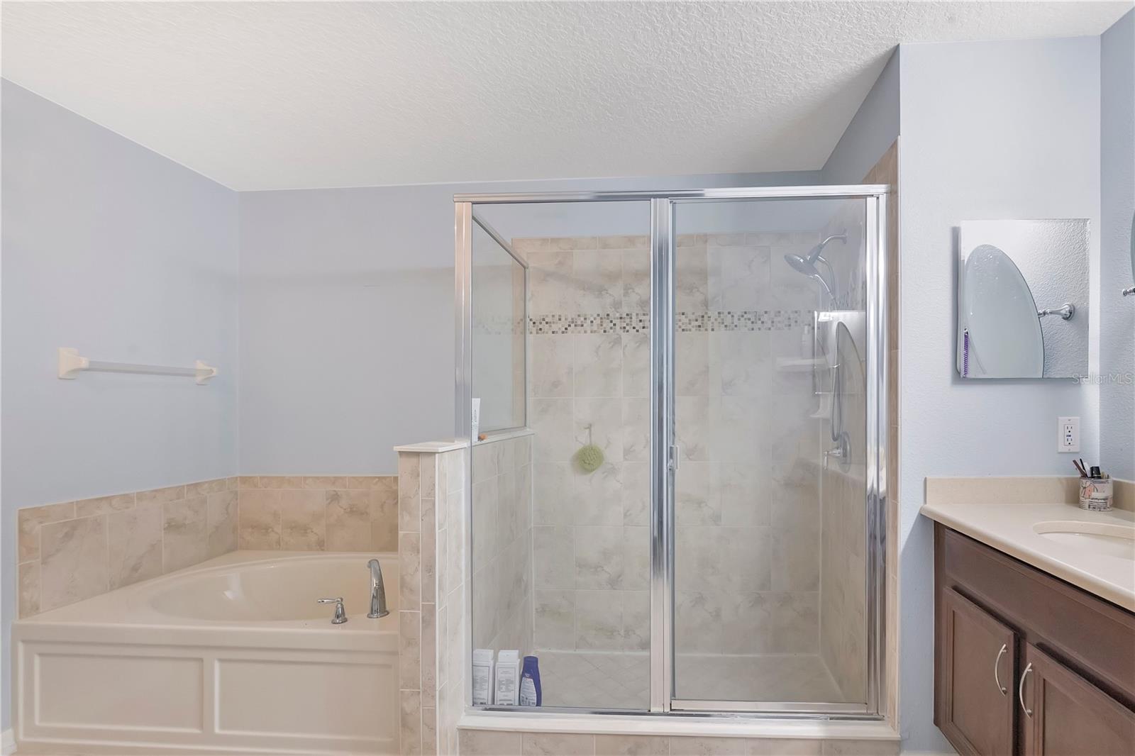 Image 16 of 34 For 21714 Belgian Court