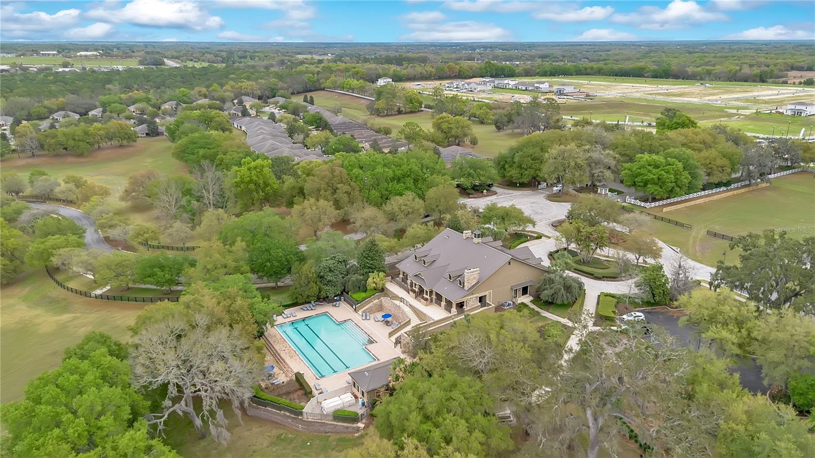 Image 33 of 34 For 21714 Belgian Court