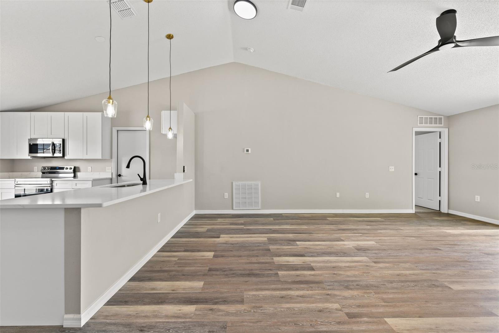 Image 10 of 47 For 3904 Warbler Drive