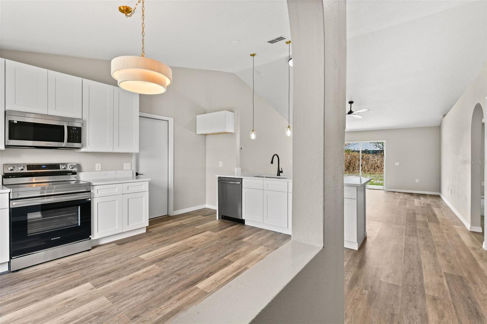 Image 14 of 47 For 3904 Warbler Drive